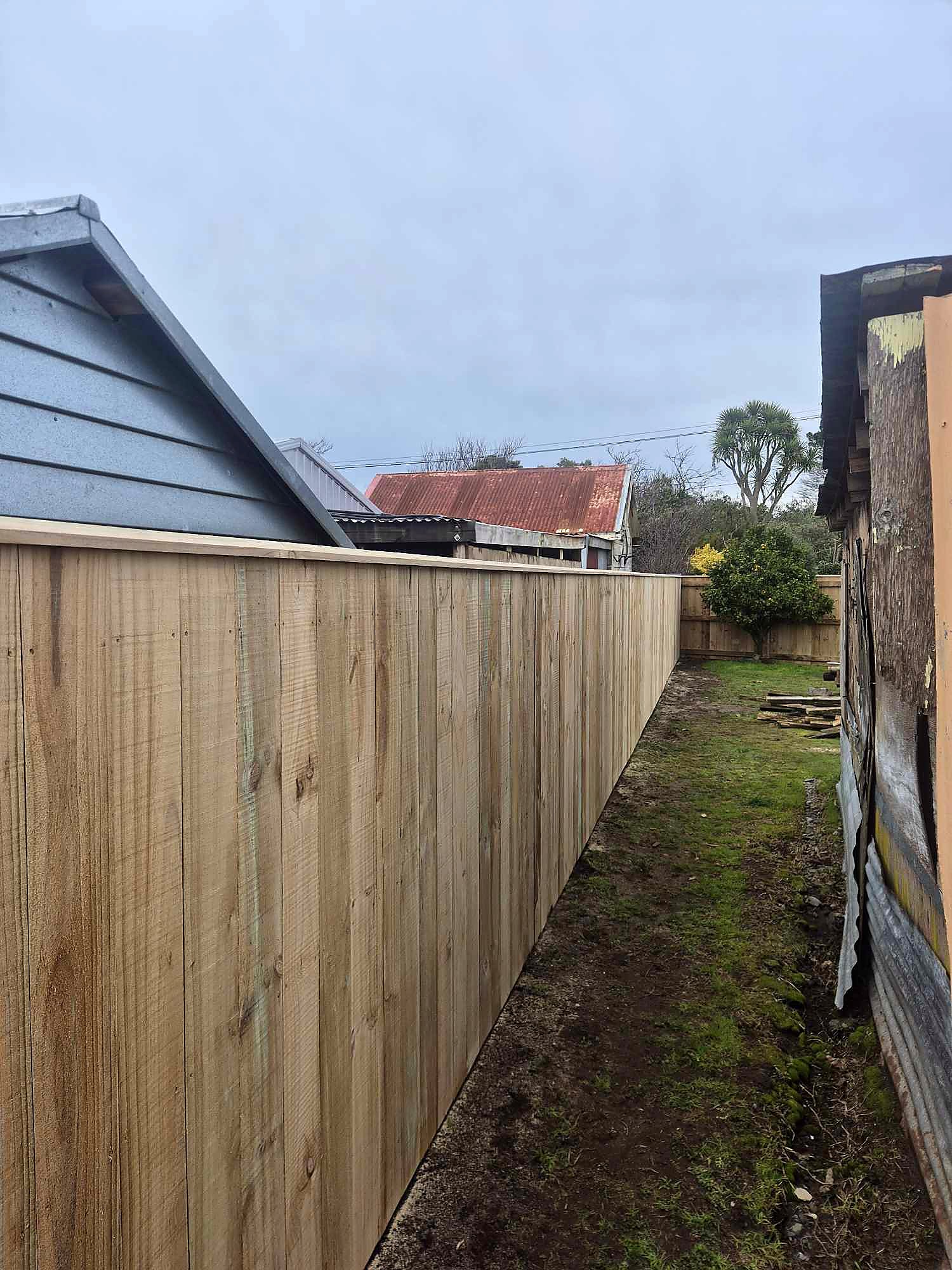 Full boundary fence replacement, Foxton